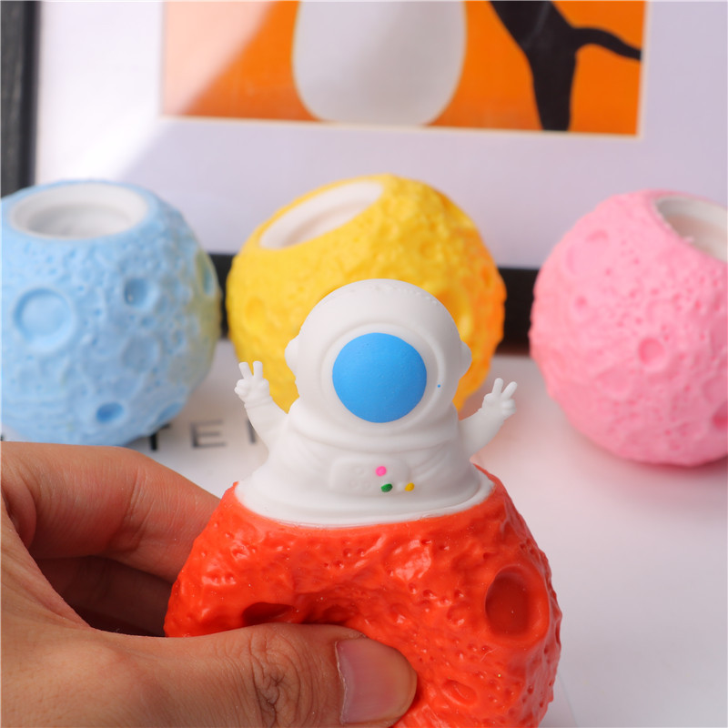 Squeeze Astronauts Planet TPR  - مراجعة Party Games Adults Funny وسعره