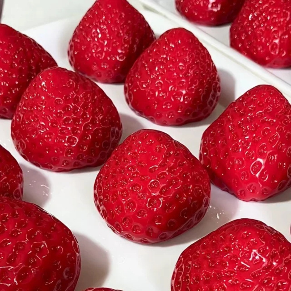 Strawberry Taba Squishy Fidget - مراجعة Party Games Crazy وسعره